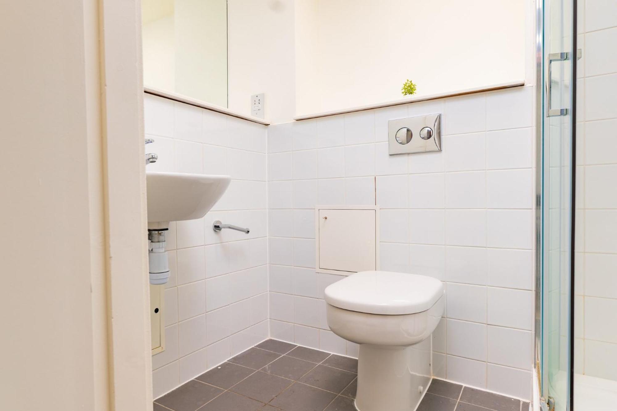 Apartment Refurbished Ensuite With Shared Kitchen At Montrose In Dublin